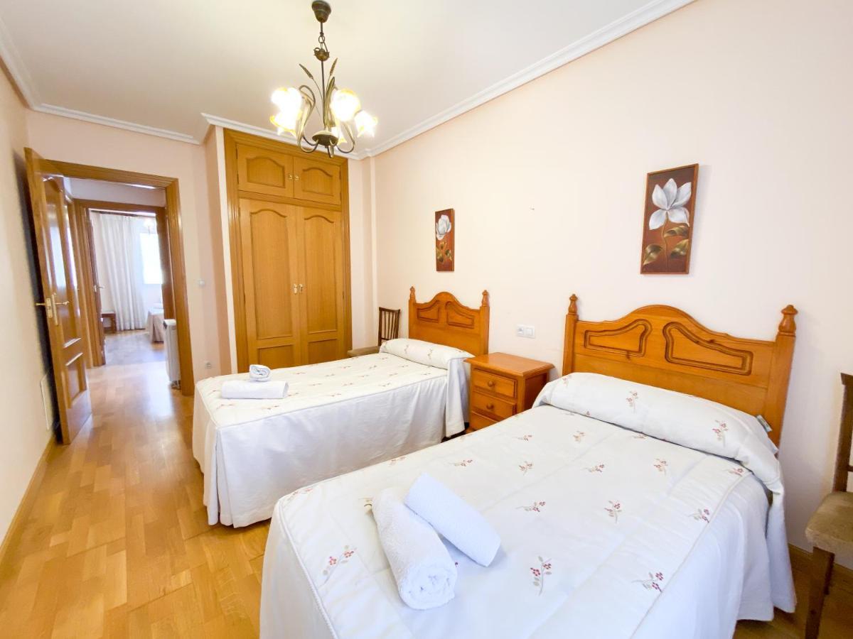 Vivienda Turistica Los Leones Berlanga de Duero Ngoại thất bức ảnh