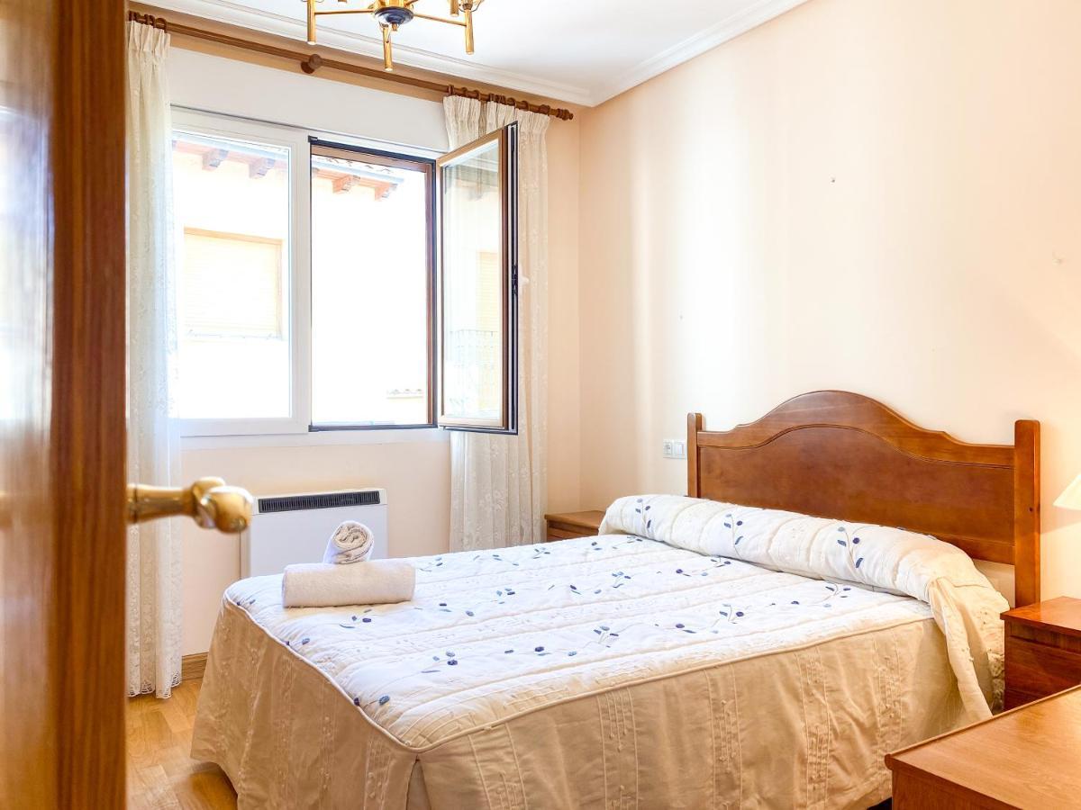 Vivienda Turistica Los Leones Berlanga de Duero Ngoại thất bức ảnh