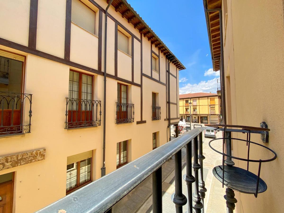 Vivienda Turistica Los Leones Berlanga de Duero Ngoại thất bức ảnh